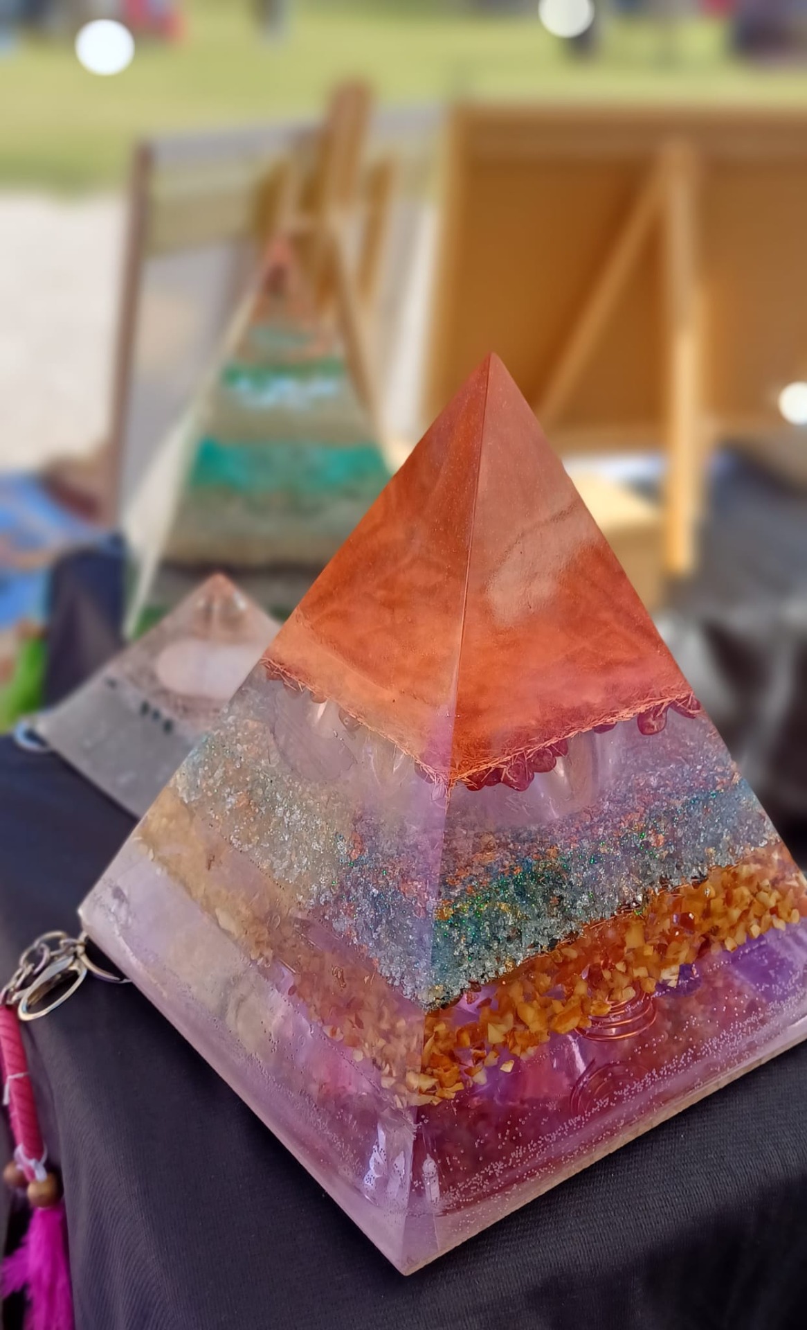 Piramide in Orgonite .Vari prezzi dipende misura.